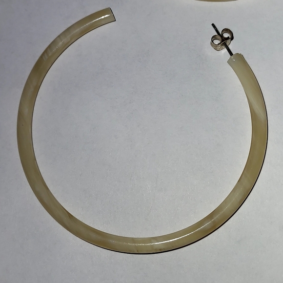Light Horn Hoop Earrings Made From Italian Cellulose Acetate Faux Ivory - Picture 4 of 4